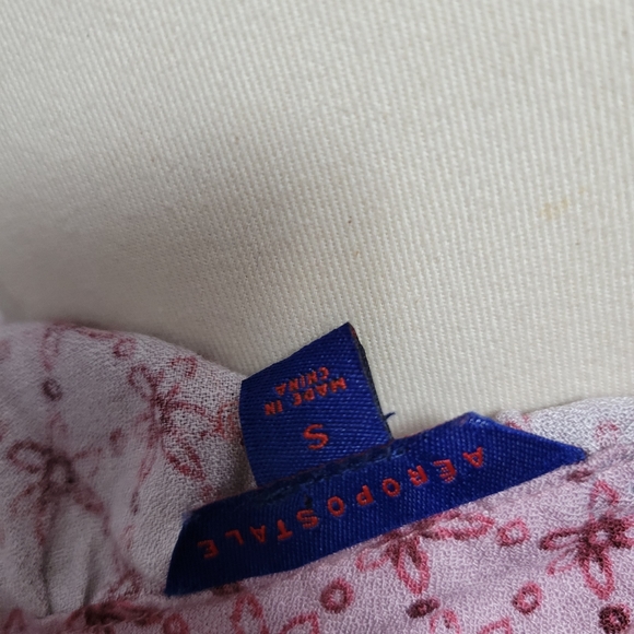 Aeropostale mauve paisley halter cold shoulder blouse size small - Picture 7 of 8